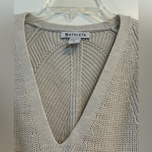 Athleta Cream V-Neck Sweater Merino Wool and Polyester Blend Size Small - Picture 5 of 9